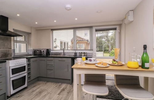 Hinton Blewett Cottage | HERRIOTTS BRIDGE COTTAGE ANNEX, romantic in Bishop Sutton