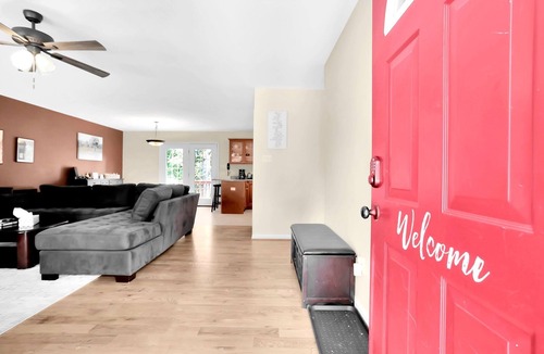 Mount Jackson House | Hickory House - Mountain home with Hiking, Wineries, Hot tub & more!