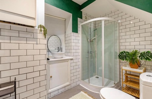 Clifton Apartment | Hidden Gem – Luxe Clifton Apartment with Views
