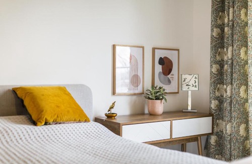 Clifton Apartment | Hidden Gem – Luxe Clifton Apartment with Views