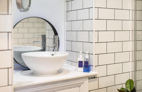 Clifton Apartment | Hidden Gem – Luxe Clifton Apartment with Views