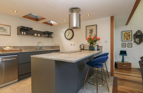 Newquay Cottage | HIDEAWAY, pet friendly, luxury holiday cottage in Porth