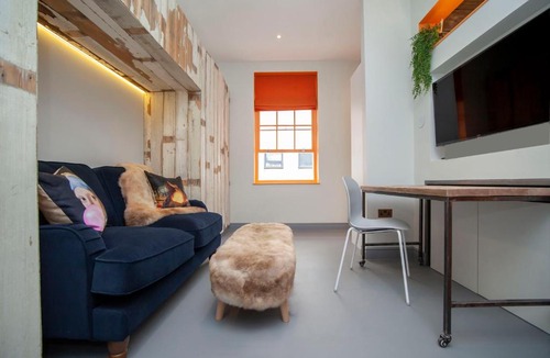 Bristol Old City Apartment | Higgihaus Aparthotel, Clare Street