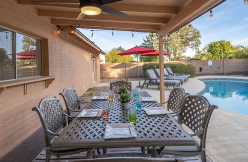 Roadrunner Estates East House | High-end 4BR Oasis w Pool+BBQ+Firepit+Ping Pong
