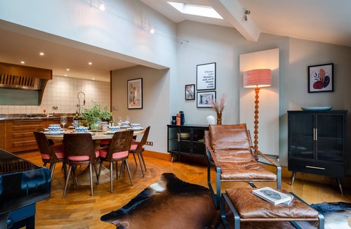 Lustleigh Ski Chalet | Higher Mapstone – Luxury Dartmoor Retreat with Hot Tub, Speactular Views and Games Barn
