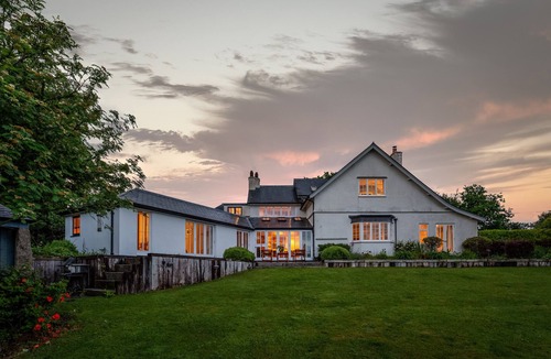 Lustleigh Ski Chalet | Higher Mapstone – Luxury Dartmoor Retreat with Hot Tub, Speactular Views and Games Barn