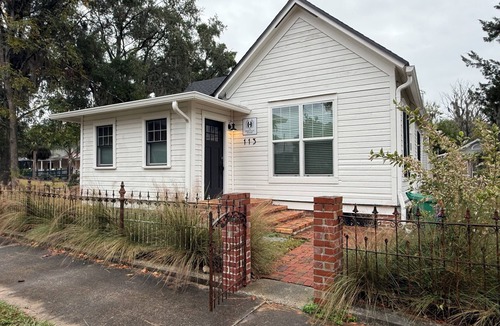 Duckpond House | Historic Duckpond Home Walk to Downtown & UF 3BDR