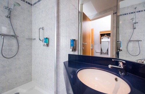 Milton Malsor Hotel | Holiday Inn Express Northampton - South by IHG