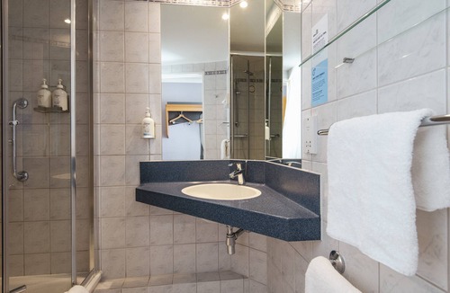 Southampton Hotel | Holiday Inn Express Southampton - West by IHG
