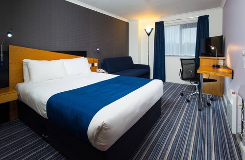 Southampton Hotel | Holiday Inn Express Southampton - West by IHG