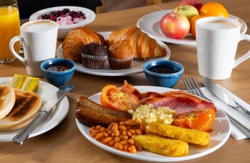 Longbridge Hotel | Holiday Inn Express Warwick - Stratford-upon-Avon by IHG