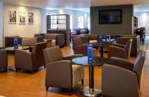 Longbridge Hotel | Holiday Inn Express Warwick - Stratford-upon-Avon by IHG