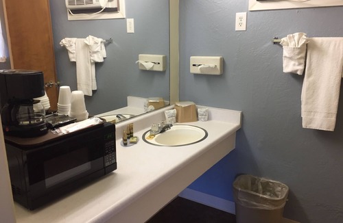 Grass Valley Hotel | Holiday Lodge