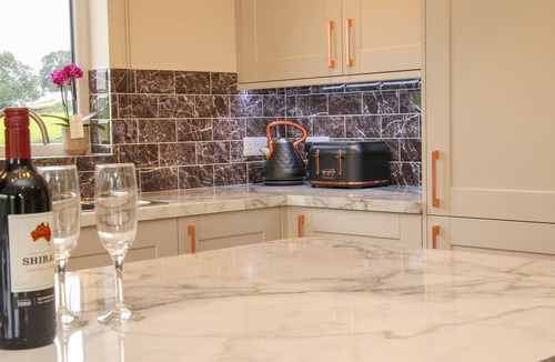 Kingswood Cottage | Holly Lodge