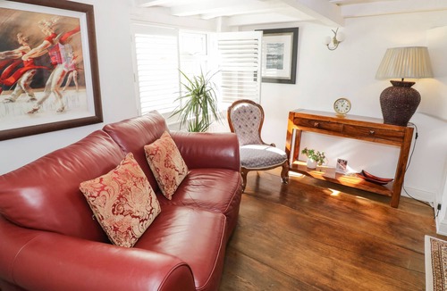 Lea Marston Cottage | HONEYSUCKLE COTTAGE, family friendly, with open fire in Lea Marston