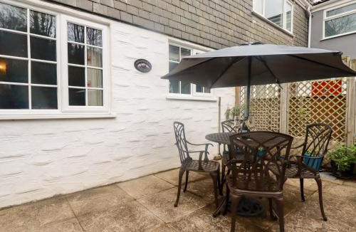 Gorran Haven House | Honeysuckle