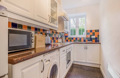 Weston-super-Mare Cottage | Horseshoe Cottage-UK37360
