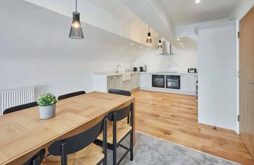 West Cliff House | Host & Stay | 4 The Mount