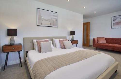 Whitby Apartment | Host & Stay - The View, Hudsons Yard House
