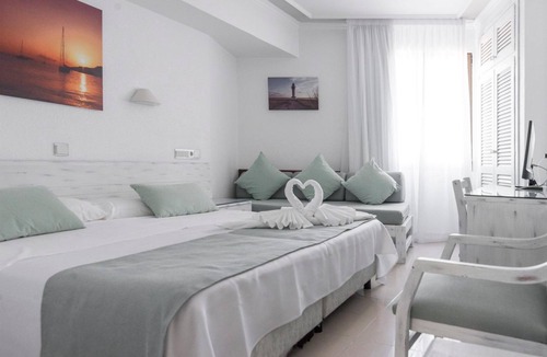 La Savina Hostel | Hostal Bellavista Formentera