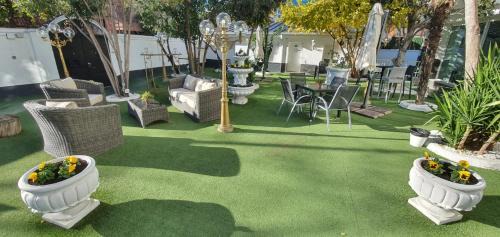 Palomas House | Hostal Escala Suites