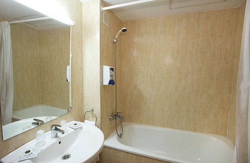 Vilafranca del Penedes Hotel | Hotel Basic