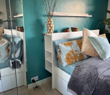 Winnersh House | House - Sleeps 6 - Private Garden & Parking