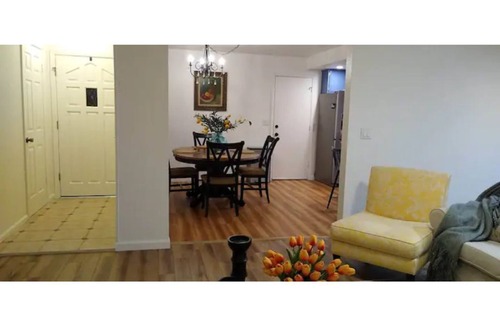 Santa Rosa House | House with a King Size Bed, in Desirable Rincon Valley, close to St Helena