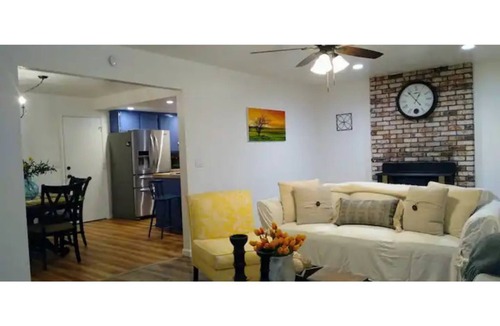 Santa Rosa House | House with a King Size Bed, in Desirable Rincon Valley, close to St Helena