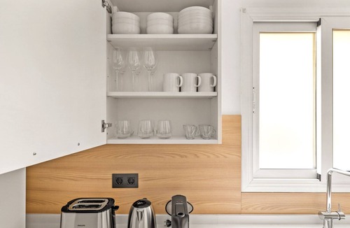 El Viso Apartment | Immpecable Chamartín 2BR w/terrace, by Blueground