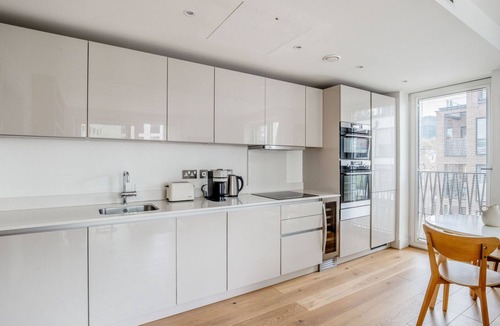 Newington Apartment | Impeccable Southwark 1BR, nr Bars, Restaurants & Shops, by Blueground