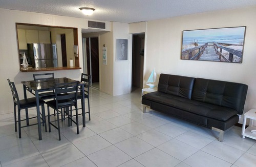 Isla Verde Apartment | Isla Verde Beach Front Large 1 Bedroom Apt. 208 Tower 1 Coral Beach