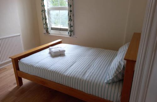 Finchley Church End House | Jazmin