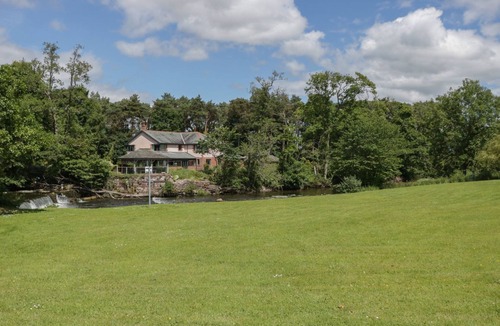 Eamont Bridge Cottage | JUBILEE GROUND-FLOOR SINGLE BEDROOM, with a garden in Penrith