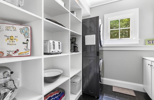 Michiana House | Juniper Presents: The Ponchartrain w/Eclectic Art & Antiques + Gym, Playroom