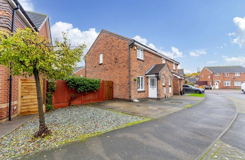 Newark upon Trent House | K Suites - Homely 2 BR House w/Free Parking