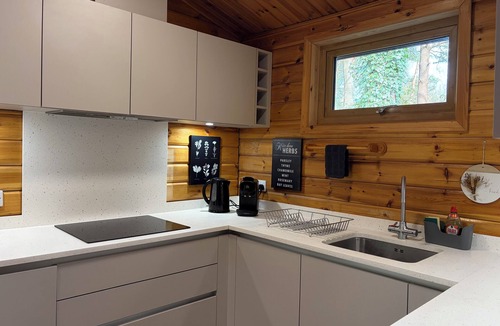 St Leonards Cottage | Karelia - Luxury Finnish Log Cabin w/Hot-tub