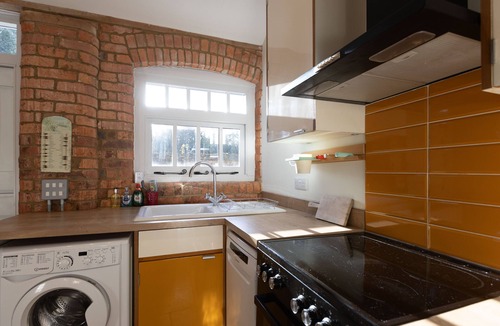 Deddington House | Kerry House - a cottage that sleeps 4 guests in 2 bedrooms