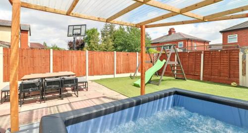 Walkden House | Keystone Stays Manchester Cosy 4 bed house