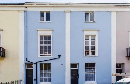 Clifton Apartment | Kitchenette Double Room with Shared Bathroom