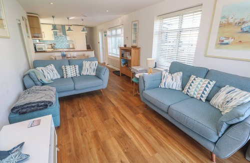 Newquay Cottage | KITTIWAKE, pet friendly, with a garden in Crantock