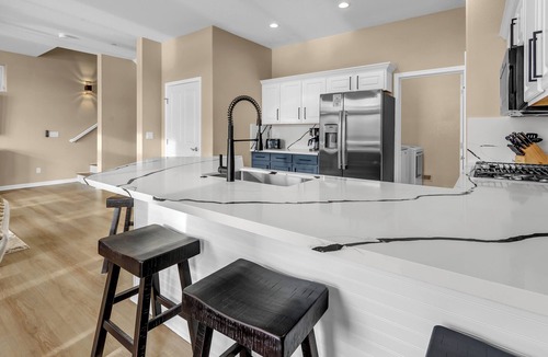 Sparks House | Lakefront Home w/Mountain Views Walk to Shops