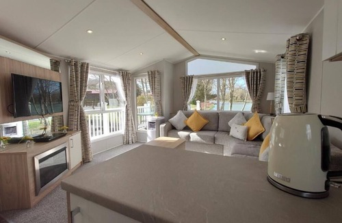 White Cross Cottage | Lakeside 6-berth caravan at White Acres, Newquay