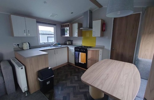 White Cross Cottage | Lakeside 6-berth caravan at White Acres, Newquay
