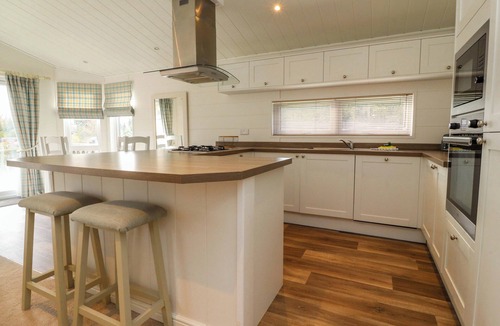 Knott End-on-Sea Cottage | Lakeview Lodge