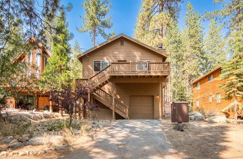 Brockway House | Landfall on the North Shore by Tahoe Getaways- Dog Friendly - Fenced Yard & Walk to Lake