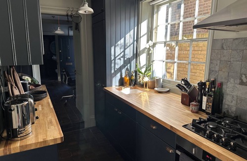 Cantelowes Apartment | Large 1 bd period apartment with own garden - Camden/Kings Cross