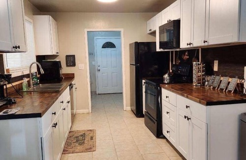 Enterprise House | Large 5 bedroom house South Redding, great location,