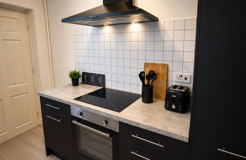 Sheffield House | Large 6 Bed House | Free Parking | UltraFast WI-FI