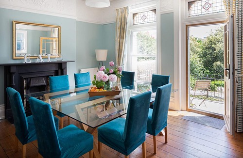 Hele House | Large All En Suite Grand House Close To Tunnels Beaches
